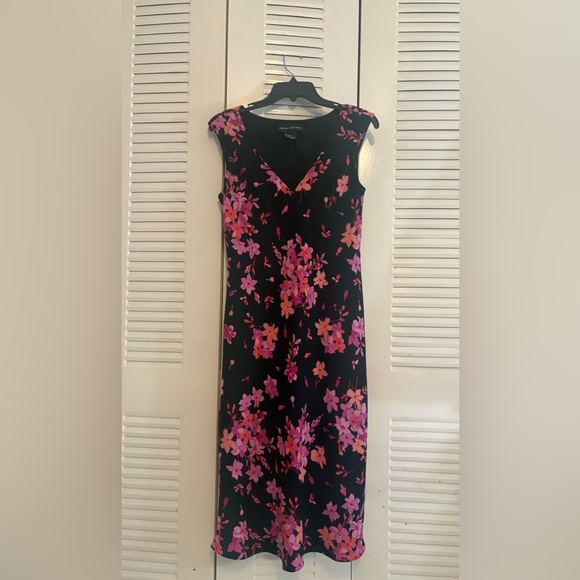 Jones New York Dresses & Skirts - Jones New York Pink and Black Sleeveless V-Neck Midi Sundress
